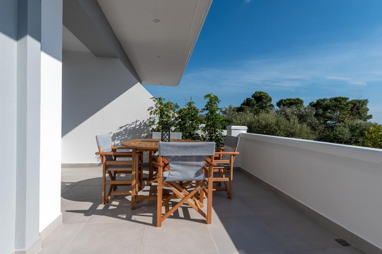 Rizes Seaside Homes Vromonerion Exterior photo