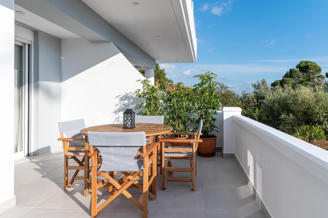Rizes Seaside Homes Vromonerion Exterior photo